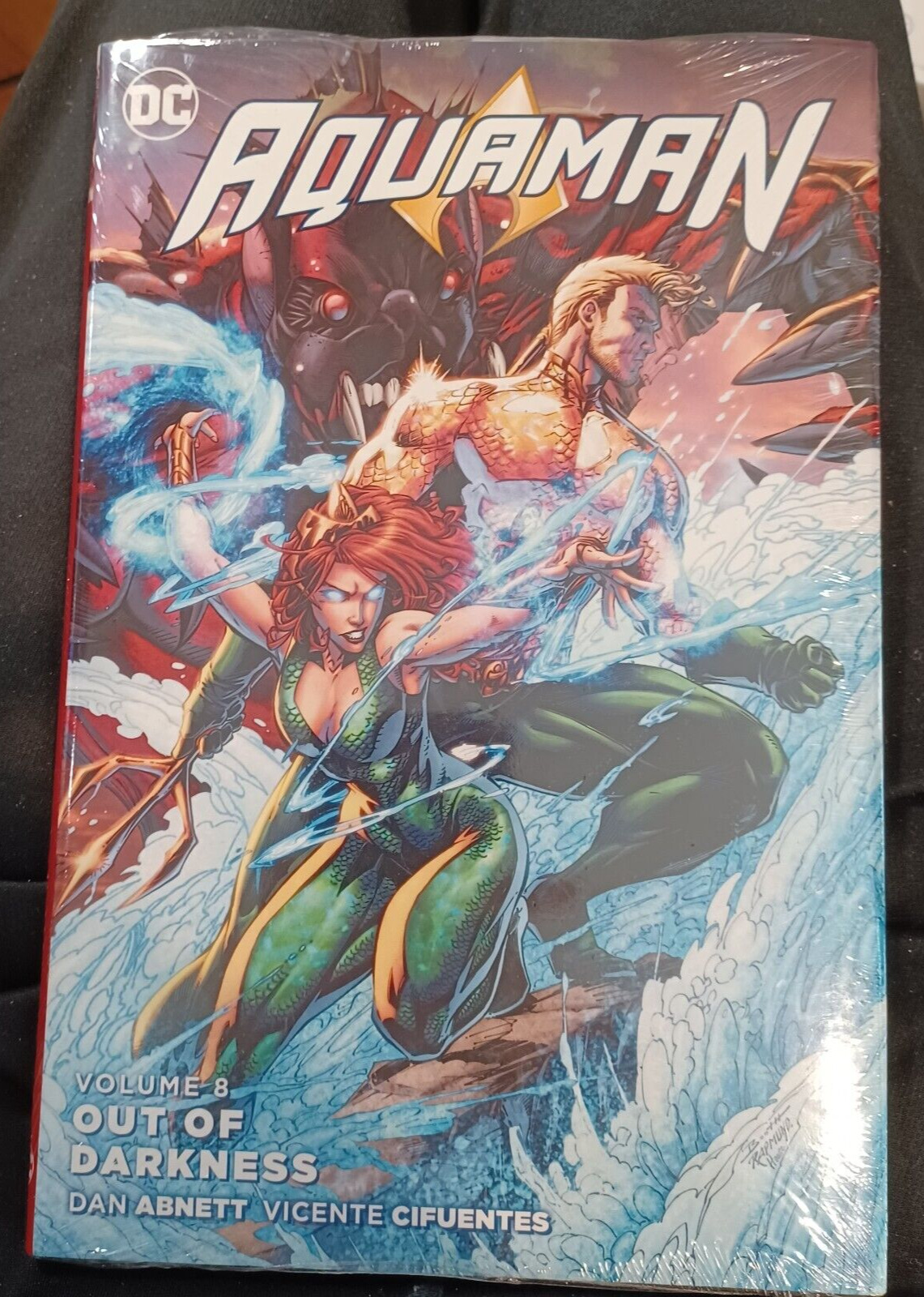 DC Comics Aquaman Volume 8 Out Of Darkness 2016 Hardcover NEW SEALED  BOX 11