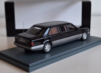 Mercedes-Benz E-CLASS E250 V124 Lang Limousine 1990 Black 1:43 Neo