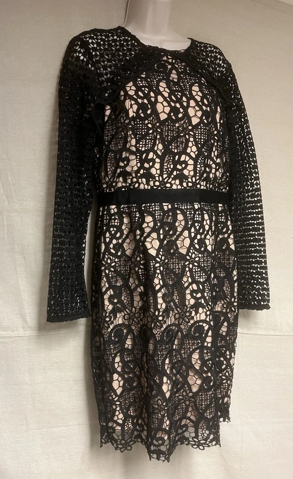 Vestido de cóctel grande impecable para mujer negro sobre beige de Barneys New York Foto 4 de 4