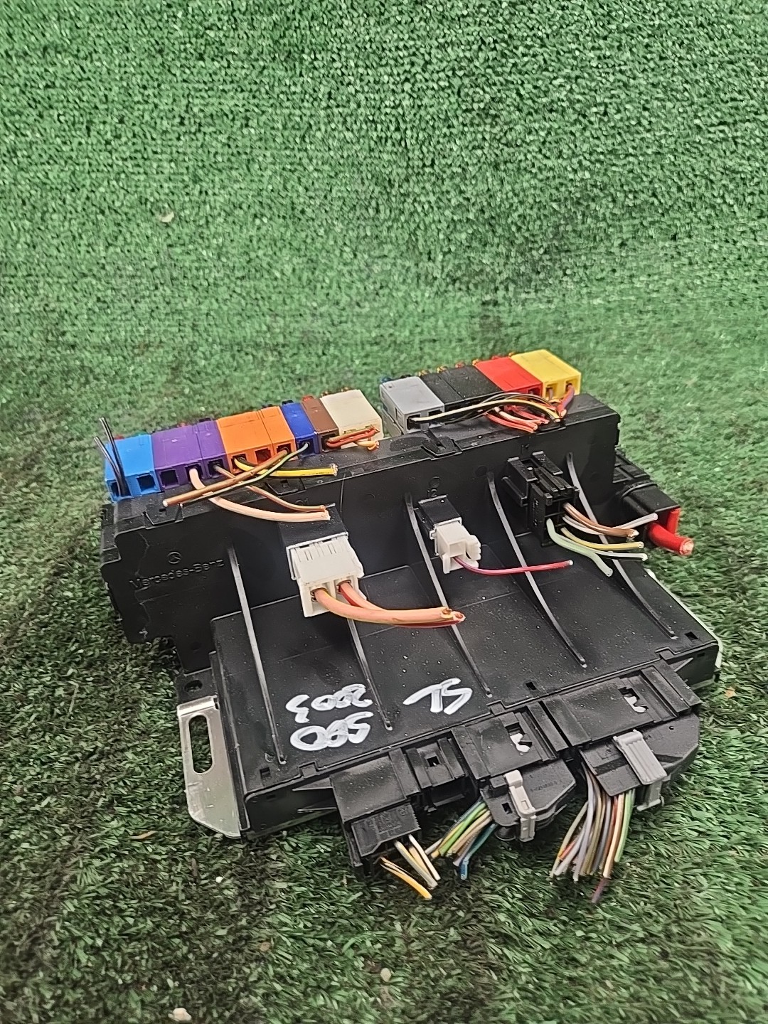 Mercedes R230 SL550 SL55 AMG SLR Front Left SAM Fuse Box Control Module OEM
