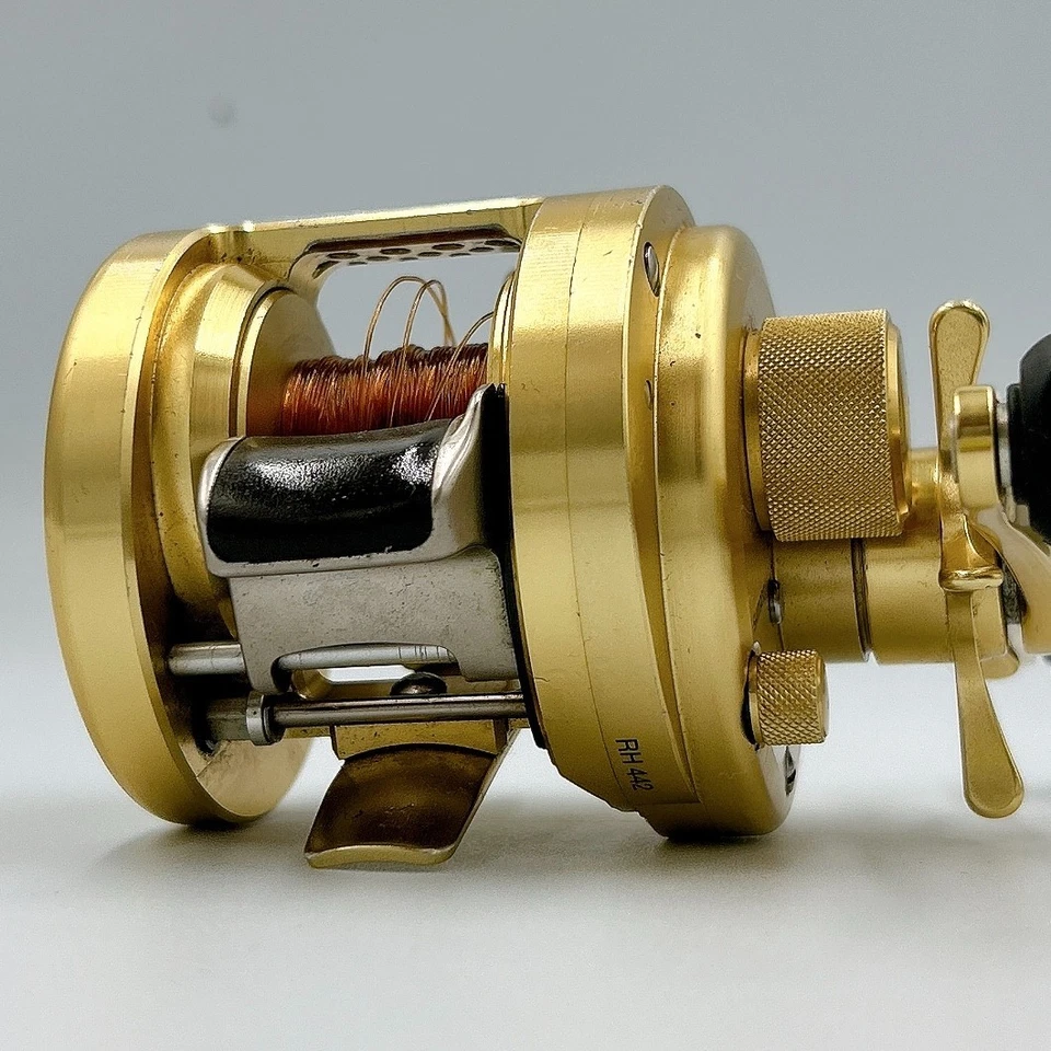 Carrete de baitcasting Shimano 01 CALCUTTA CONQUEST 100 RH "Excelente" en stock Foto 4 de 4