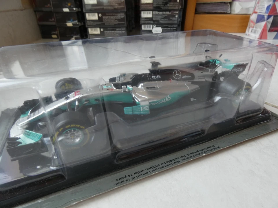 Mercedes F1 W08 EQ POWER+ Lewis Hamilton #44 2017 1/24 Altaya F1 - Immagine 2 di 2