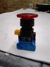IDEC HW1L-M2F20Q Red Push Button