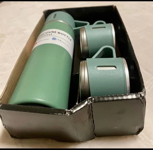 Vacuum Flask Gift Set Holds 500ml Hot or Cold for 12 Hours Includes 3 Cups Flask