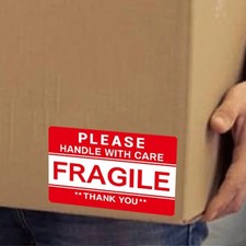 Roll of 500 red fragile warning labels 5x9 cm For shipping and packaging