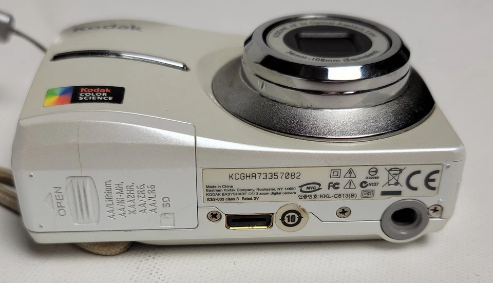 Kodak EasyShare C613 6.2MP Digital Camera tested CD-ROM,SD card, soft case - Image 3 of 3