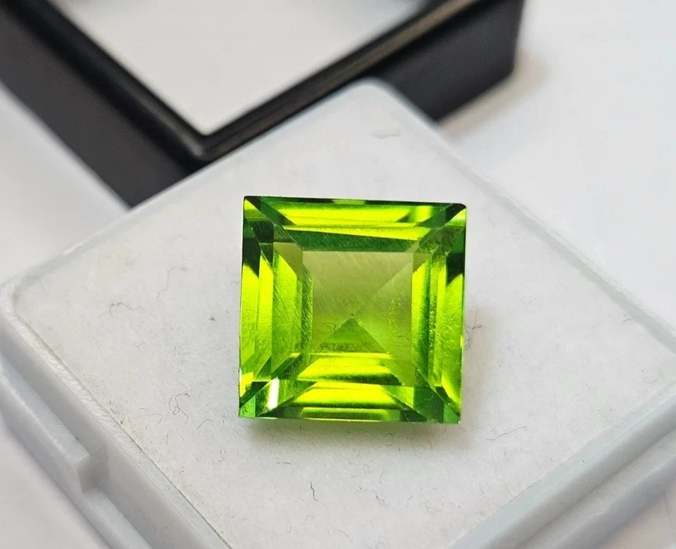 Stunning Green Peridot EGL Certified Princess Cut 11 Ct Loose Gemstone FR-048 - Image 2 of 4