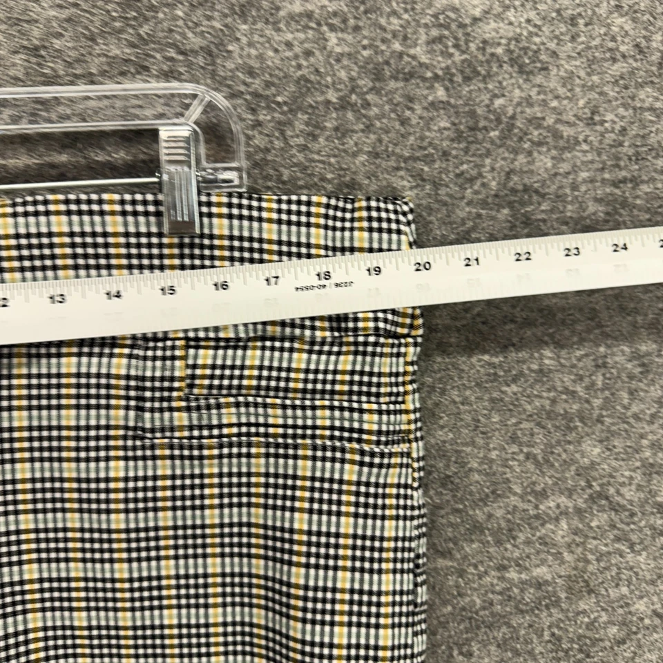 Maurices Shorts Women 2XL Black Plaid Pull On High Rise Chino Rayon Pockets - Image 3 of 4