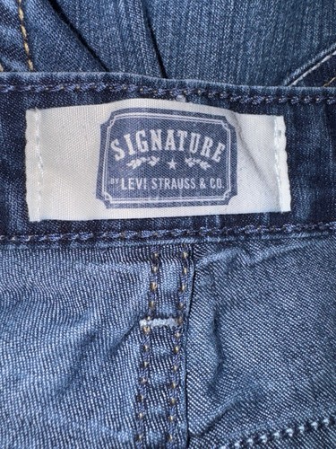 Signature Levi Strauss Damen 12 Jeansshorts blau Stretch 5” Schrittlänge - Bild 3 von 6