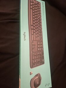 Logitech Wireless Combo MK270 Keyboard & Mouse - Black 920-004523 ()