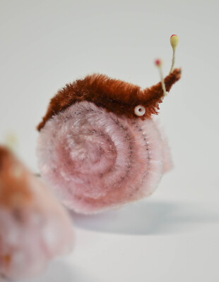 1950'S ADORABLE PINK CHENILLE SNAILS, MADE/ JAPAN, SET/ 5, WIRED, FLORIST DECOR