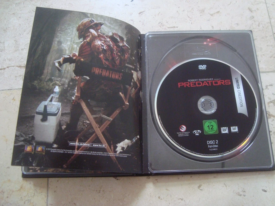 PREDATORS Blu-Ray LENTICULAR Digibook +Filmcell OOP Limited Edition Topher Grace - Image 4 of 4