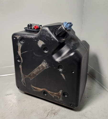 A04-30818-000 FREIGHTLINER CASCADIA 125 2016 TANK DEF/UREA 3409323/04-30798-000