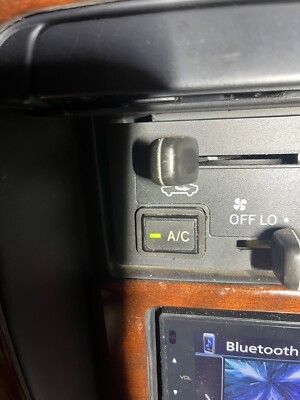89-00 TOYOTA 4Runner Tacoma OEM AC SWITCH A/C BUTTON Denso 158086