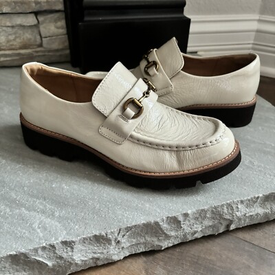 Sofft Women 7.5 Prewitt Tapioca Ivory Crinkle Patent Leather Horse Bit Loafer