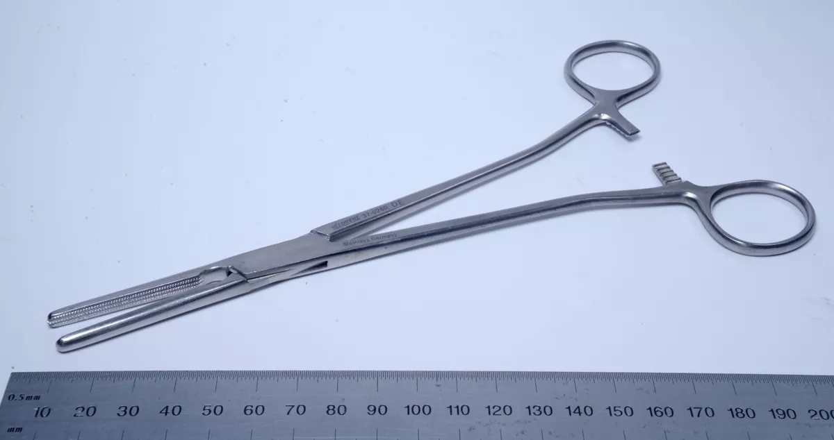 W.Lorenz #37-0260 Rogers Hysterectomy Clamps 8½