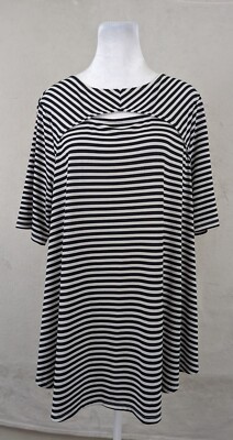 Chico's Size 2 Women's Black White Striped Isla Capri Peek-A-Boo Cutout Top 4235