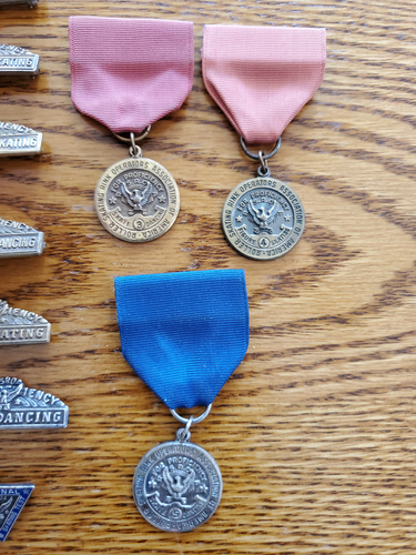 10 Different 1950's Roller Skating Award Pins, Rink Operators Medal & Ribbon - Picture 5 of 10