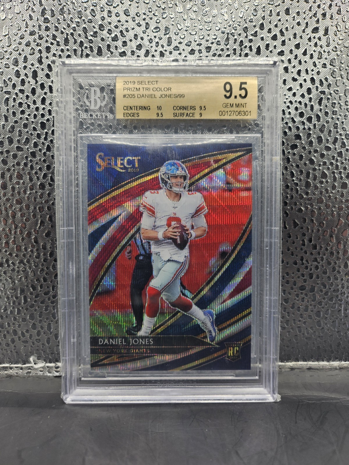 2019 Select Daniel Jones Tri Color Prizm Field RC 66/99 BGS 9.5