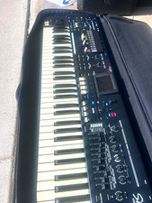 Hammond SK PRO 76 Keys Keyboard w/ Drawbars, Semi-Weighted, Carrying Case