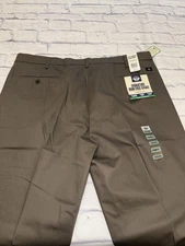 Dockers Signature Iron Free Dark Khaki with Stain Defender Pants 42x34, NEW