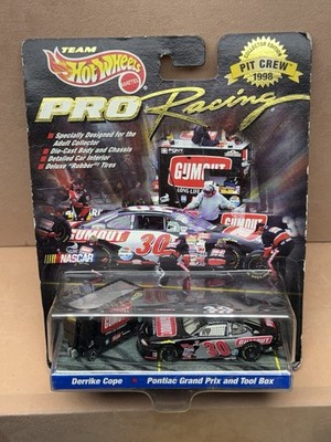 1998 NASCAR Pit Crew #30 Derrec Cope 1/64 Pontiac Grand Prix+ Toolbox Gumout 