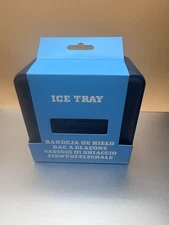 Yeti Cooler Ice Tray Mold Silicone Ice Cube with Lid- Rare, Brand New.