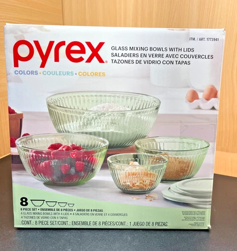 Pyrex Light GREEN Colored Glass Mixing Bowl Set with Lids 8 Piece Set