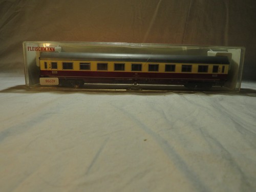 ESF-42798	Fleischmann 5160 H0 Personenwagen DB 61 80 19-80 138-8 1. Kl. | Condition: Gebraucht
