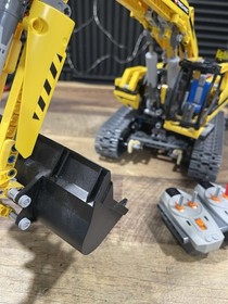 Lego Technic Excavator (8043)