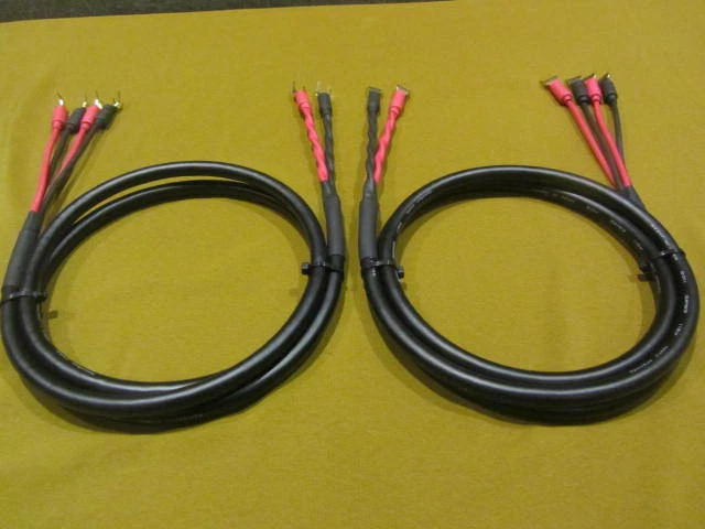 Canare 4S11 Star Quad 11 AWG BiWire Speaker Cable 1 Pair,  2 to 4 Spades, 3 Ft. - Image 2 of 4