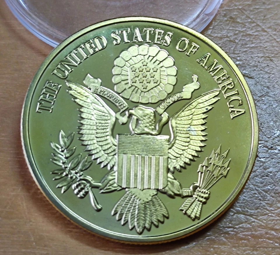 United States Of America USA Eagle gold color medal medallion souvenir coin - Image 2 of 4