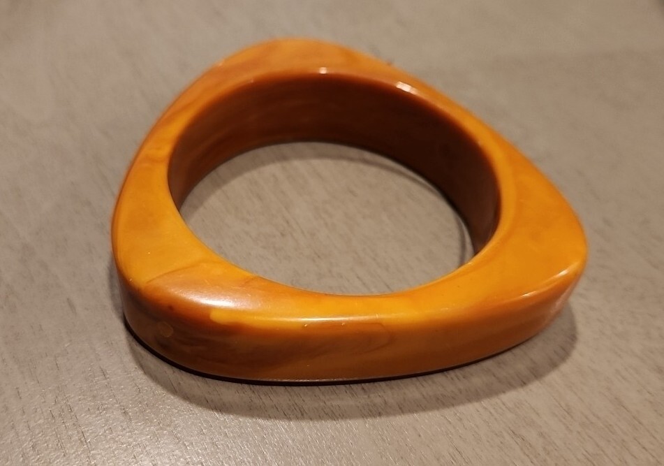 Orange Triangular Bakelite Bangle Bracelet Vintage - image 2