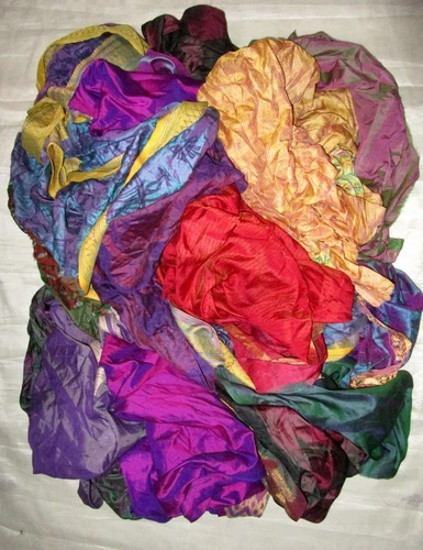 ABB LOT PURE SILK Antique Vintage Sari REMNANT Fabrics 100 GRAMS Change Color image 4