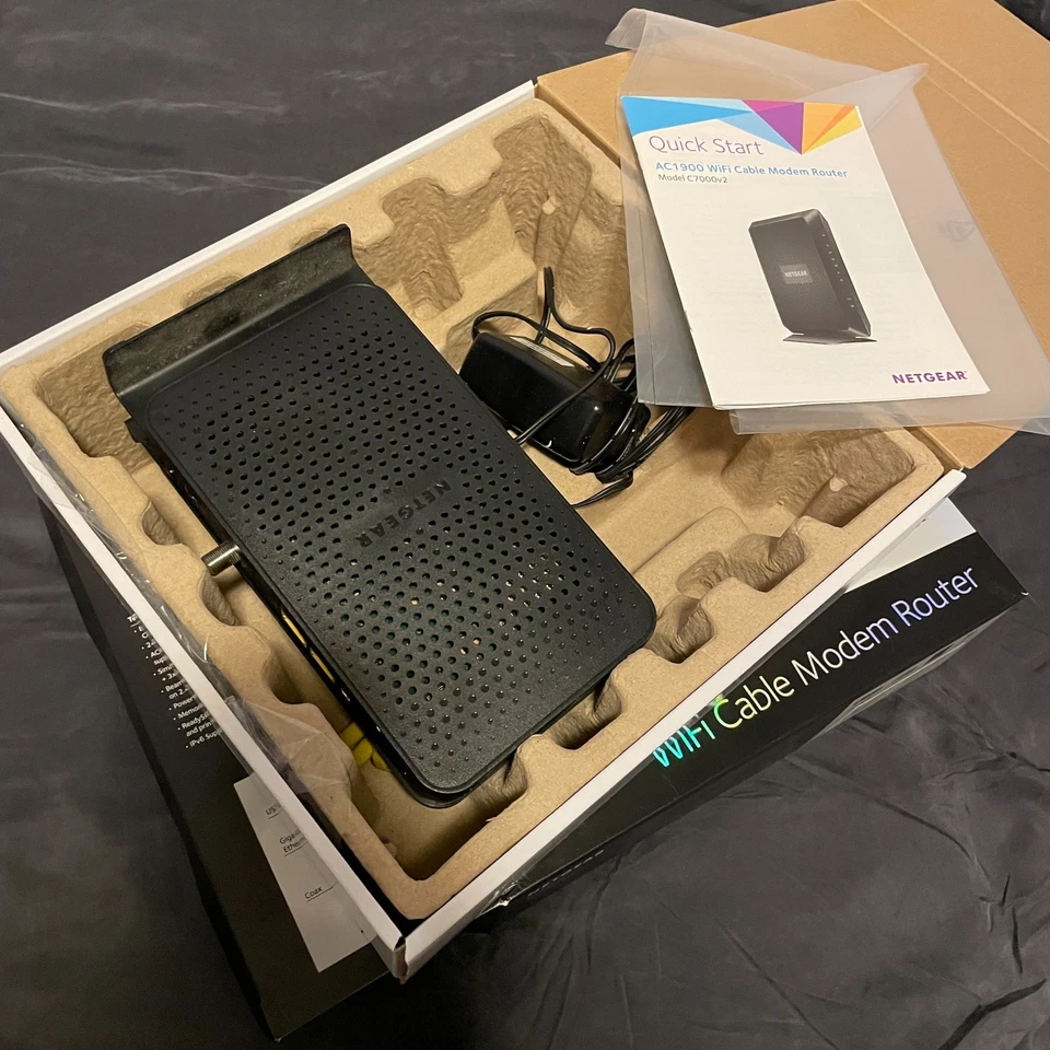 NETGEAR Nighthawk AC1900 WiFi Cable Modem Router - Image 3 of 4