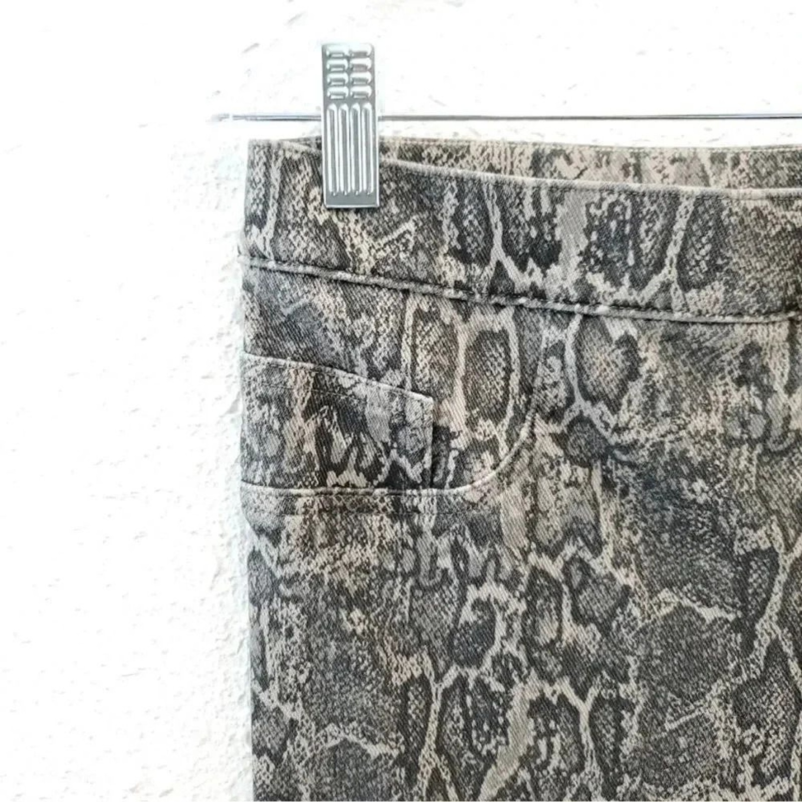 SPANX Snakeskin Python Jean Ankle Leggings S - image 6