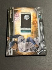 2015 Topps Strata - Clearly Authentic Relics Félix Hernández #CARC-FH Black /50