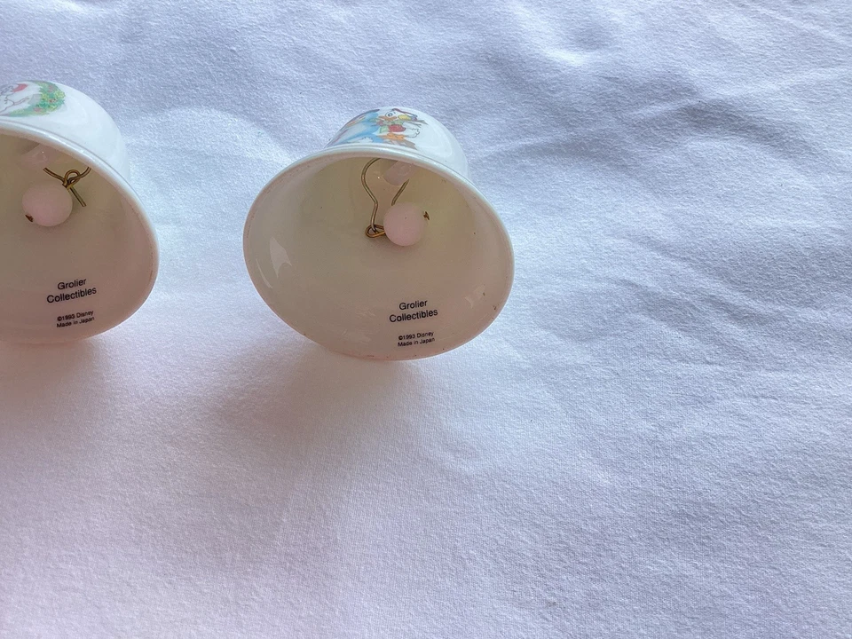 2 adornos vintage de campana Grolier de Disney 1993 Huey Dewey Louie y 101 dálmatas Foto 2 de 4