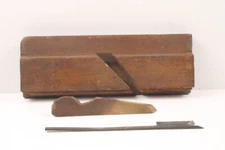 19thC Antique Owasco Tool Co 1/2" Side Bead Woodworking Molding Plane Inv#FV06