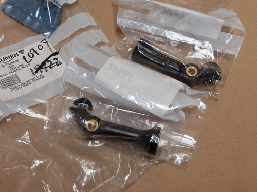 Kit de Moldeo Pantalla Mango Triumph Tiger Sport 660cc T2311662 Genuino NUEVO - Imagen 3 de 8