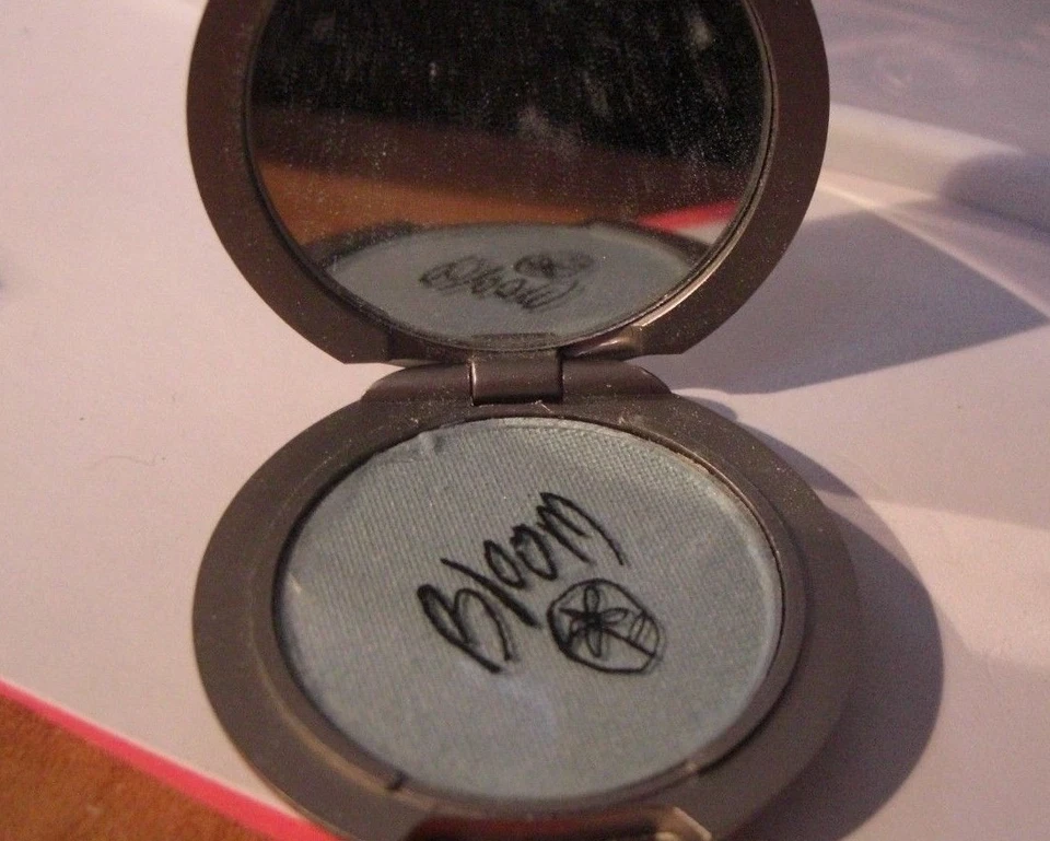 Sombra Bloom Cosmetics céu (azul) - Imagem 3 de 3