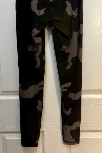 Offline by Aerie"" Leggings ~ Damen GR.-Med in traditionellem Tarnmuster (EUC) - Bild 7 von 8