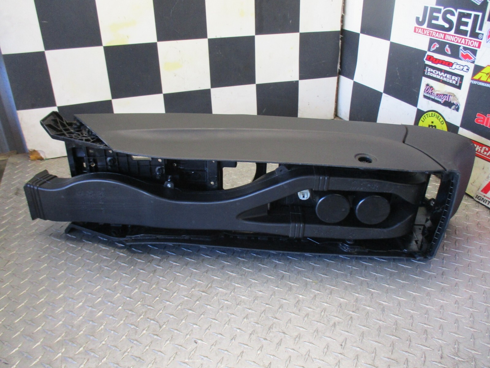 14-17 2017 Maserati Ghibli CENTER CONSOLE 105157436 105088372C 06700190440