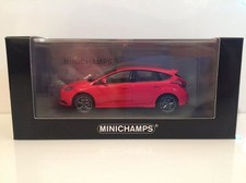 MINICHAMPS 1:43 Ford Focus III Phase 1 ST 2011 Race Red 410081001