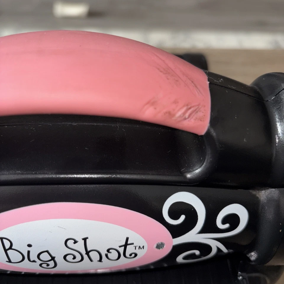 Sizzix Big Shot Manual Die Cutting & Embossing Machine Black & Pink - Image 3 of 4