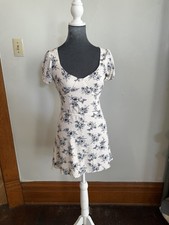 La Hearts Urban Outfitters Open Back Mini Dress XS Flutter Sleeve Milkmaid L A