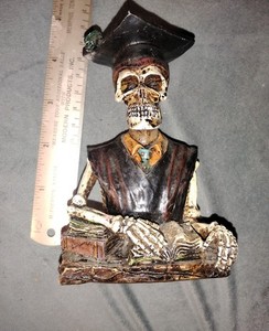 K's Collection Skeleton Graduation figurine