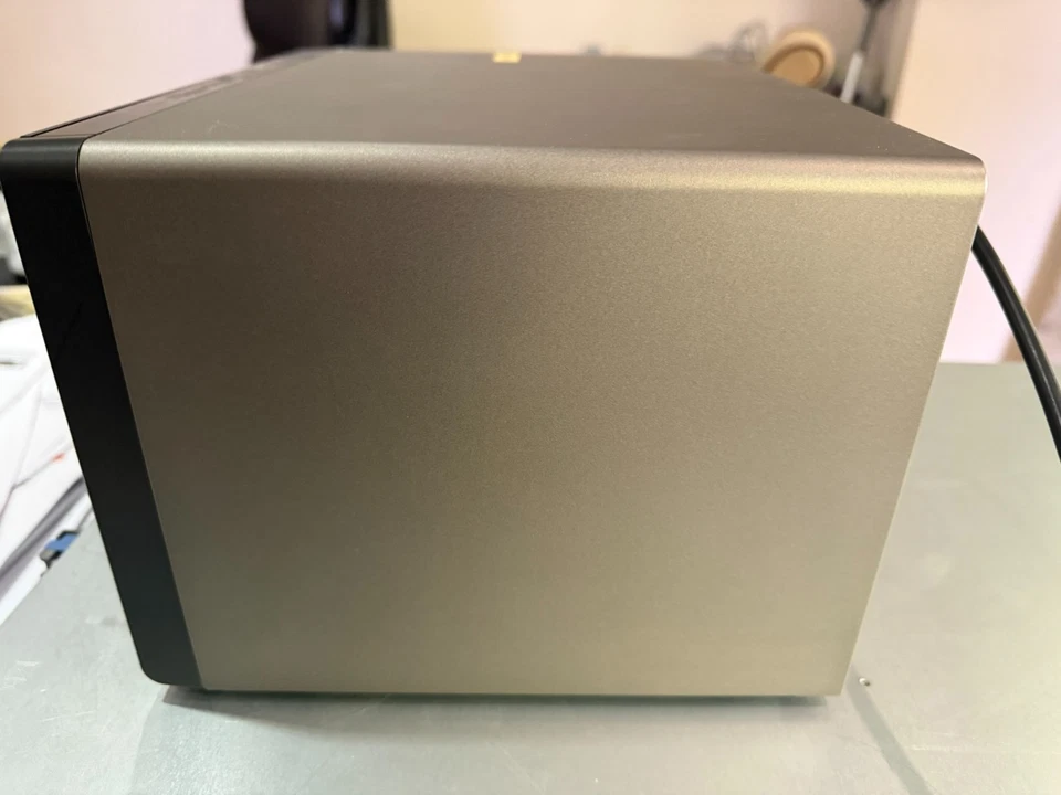 QNAP TS-869L  8-Bay NAS with 8x 3TB Hard Drives - Image 4 of 4