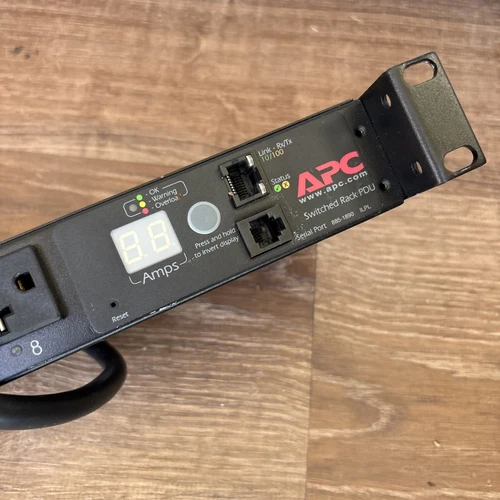APC AP7901 Switched Power Distribution Unit (PDU) 1U Rack Mount 8-Outlets 120v