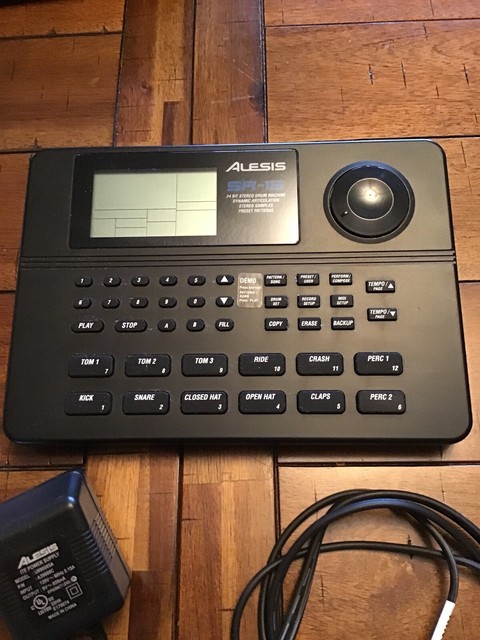 Драм машина alesis sr16